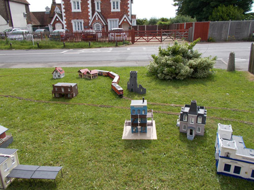 G Scale Show