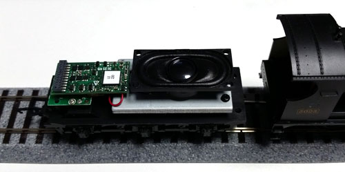 Fitting a SoundTraxx UK Decoder